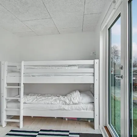 Casa de Férias 3 Bedroom Lovely In Føllenslev