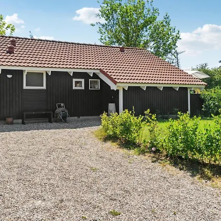 3 Bedroom Lovely In * Føllenslev